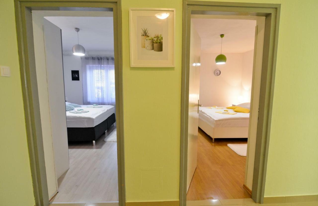 Apartman Modric Hotel Zara Esterno foto